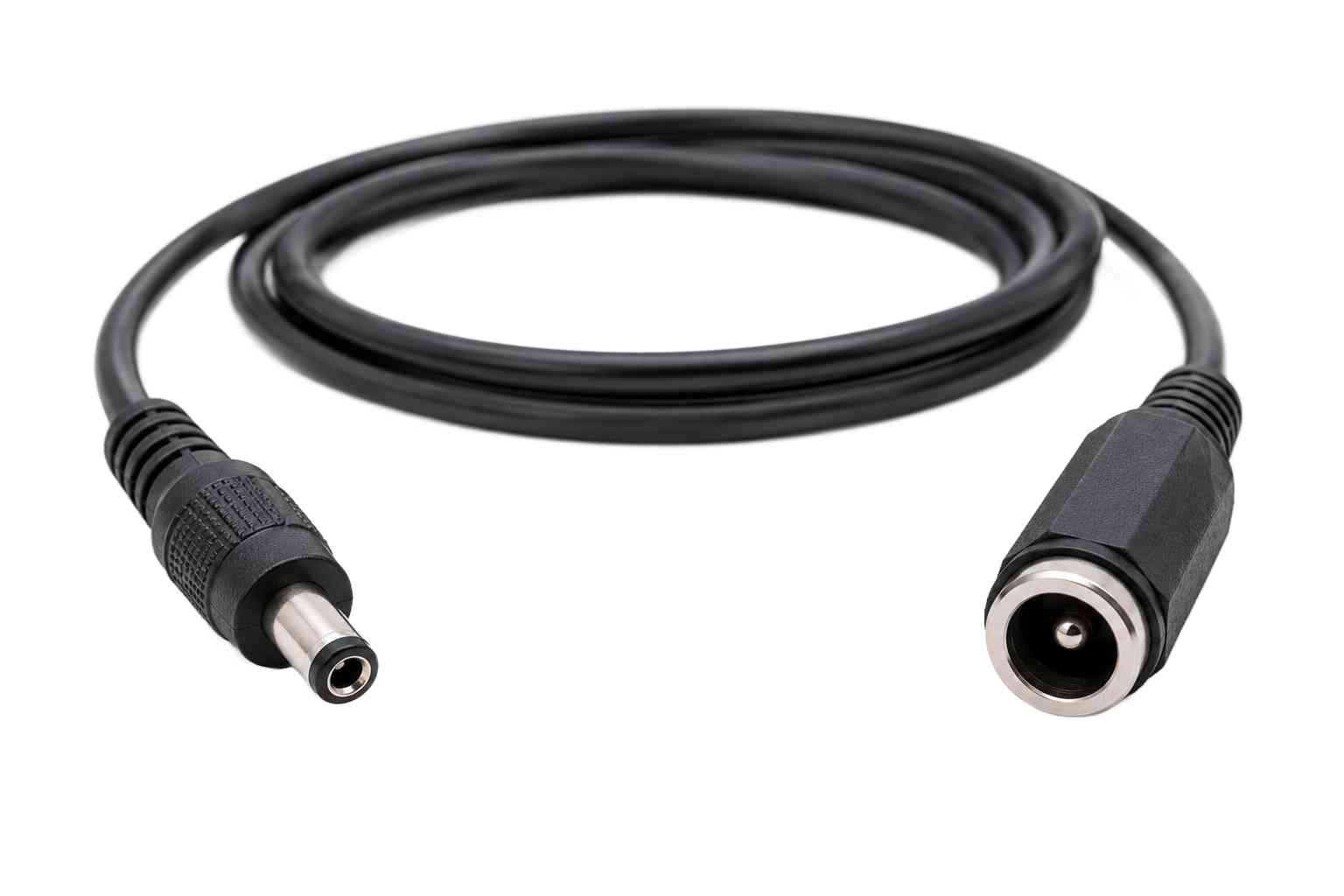 DC kabel prodlužovací černý - detail konektorů 2,1/5,5mm samec a samice